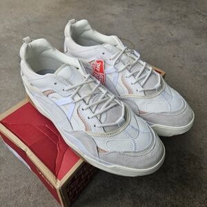 NWT Vans Varix WC